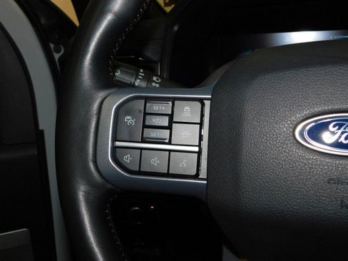 Used 2023 Ford F150 Lightning Lariat image 27