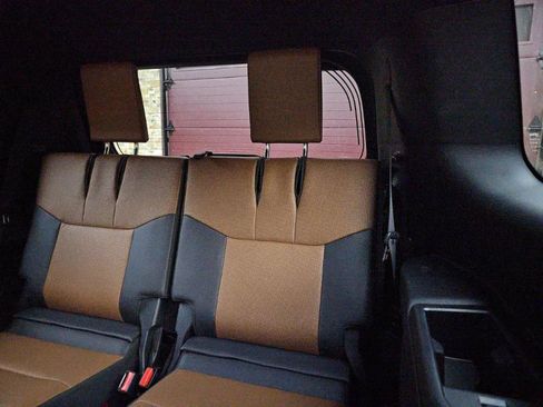 Used 2024 Lexus GX 550 w/ Cold Area Package image 8