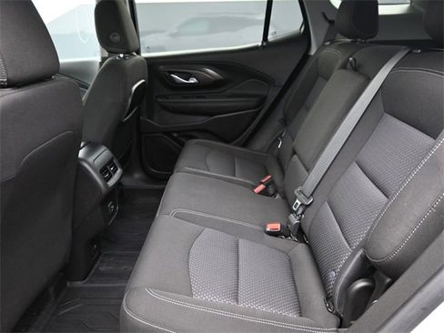 Used 2022 GMC Terrain SLE w/ Driver Convenience Package image 11