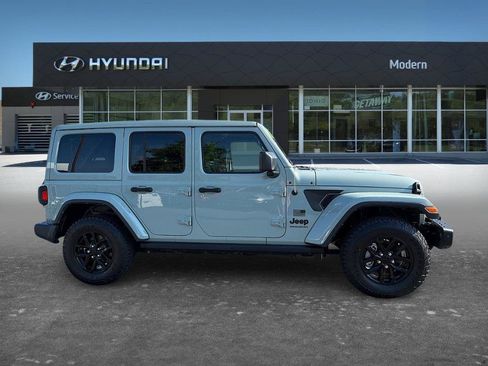 Used 2023 Jeep Wrangler Unlimited Sport AWD/4WD image 4