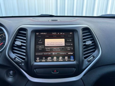 Used 2015 Jeep Cherokee Trailhawk w/ Comfort/Convenience Group image 24