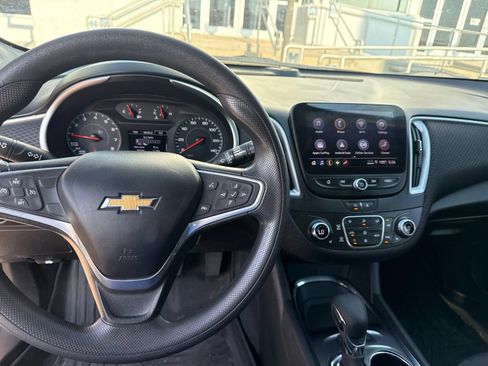 Used 2022 Chevrolet Malibu LT FWD image 18