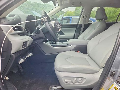 Used 2026 Toyota Highlander XLE AWD/4WD image 6