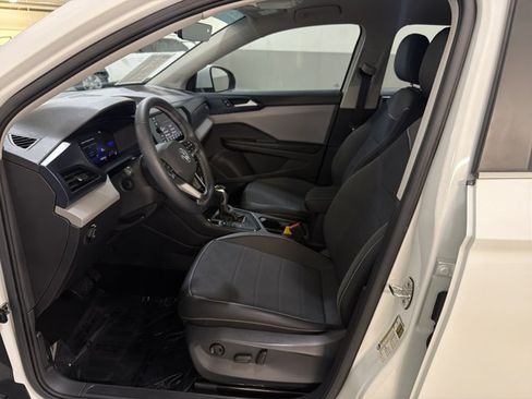 Certified 2023 Volkswagen Taos SE FWD image 15