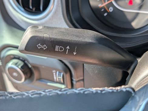Used 2025 Jeep Wrangler Unlimited Sahara AWD/4WD image 31