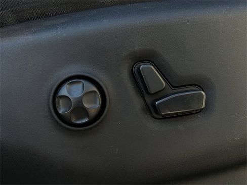 Used 2017 Chrysler Pacifica Touring-L Plus image 28