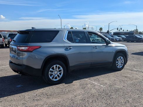Used 2020 Chevrolet Traverse LS image 4