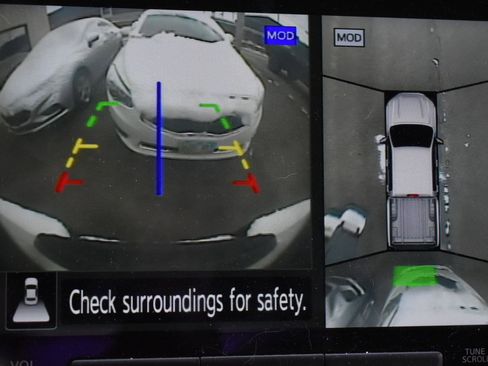 Used 2022 Nissan Frontier PRO-4X w/ Pro-4X Premium Package image 17