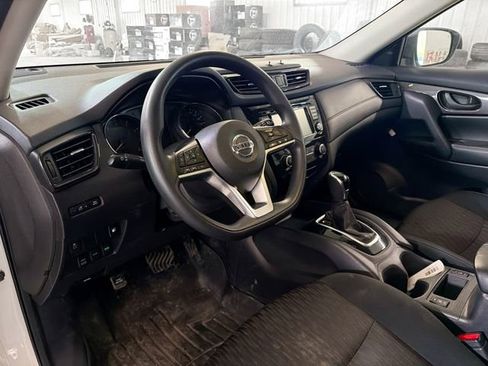 Used 2019 Nissan Rogue S AWD/4WD image 8