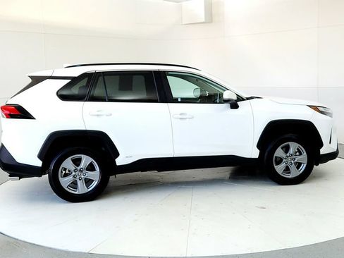 Certified 2025 Toyota RAV4 XLE AWD/4WD image 6