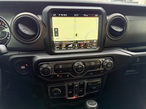 Used 2022 Jeep Wrangler Unlimited Sport w/ Sun And Sound Package AWD/4WD image 25