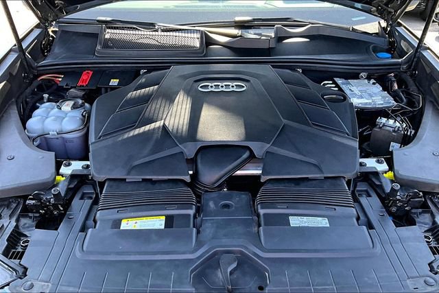 Used 2021 Audi Q8 Prestige w/ Prestige Package AWD/4WD image 9