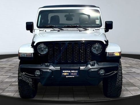 Used 2022 Jeep Gladiator Sport AWD/4WD image 3