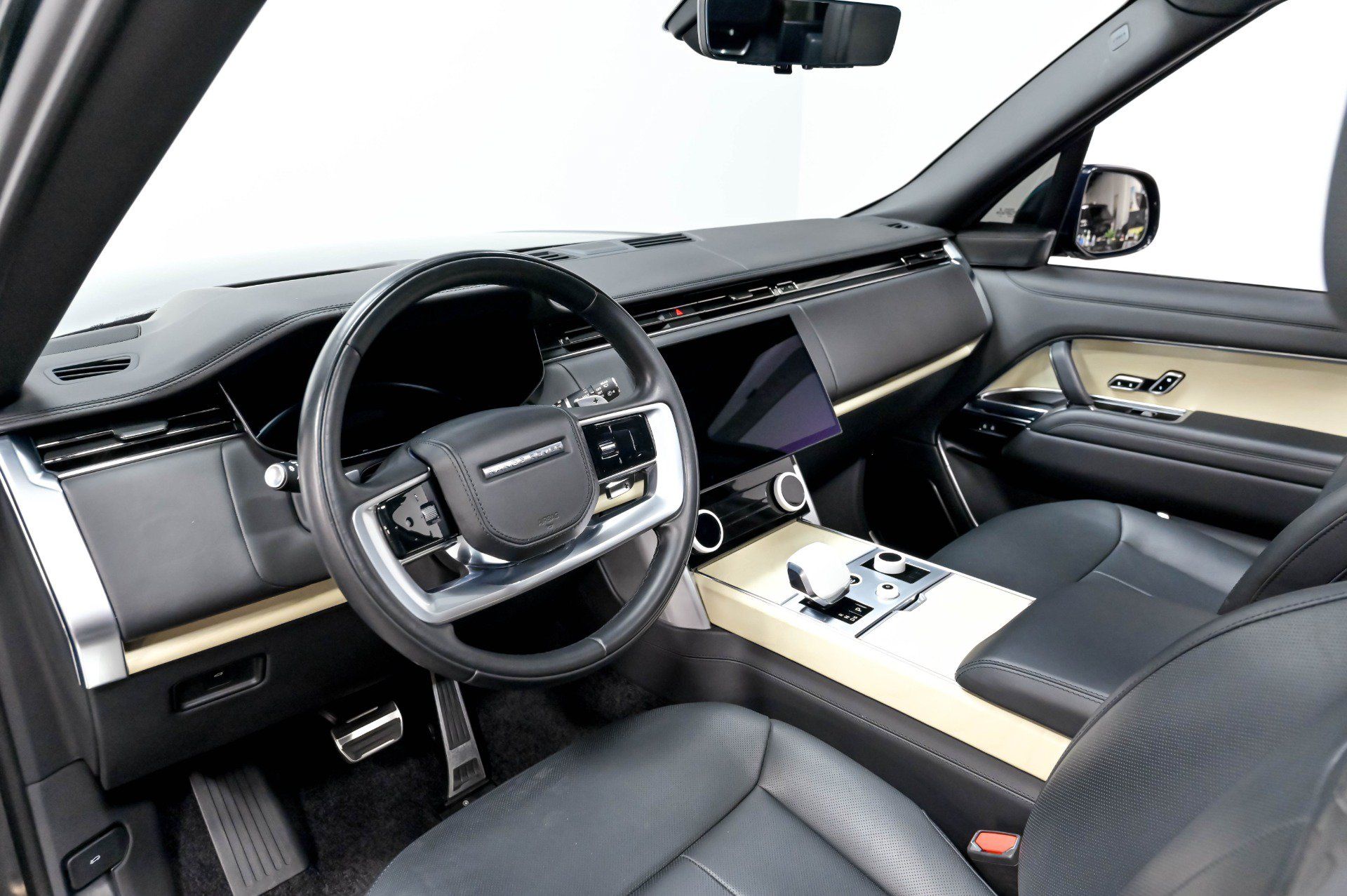 Used 2023 Land Rover Range Rover LWB SV Autobiography AWD/4WD image 11