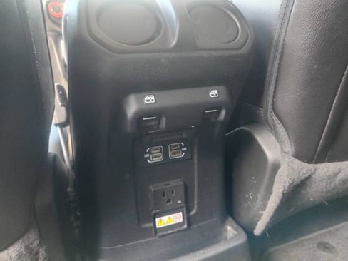 Used 2021 Jeep Wrangler Unlimited Sahara AWD/4WD image 18