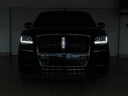 Used 2024 Lincoln Navigator Reserve w/ Equipment Group 201A image 15