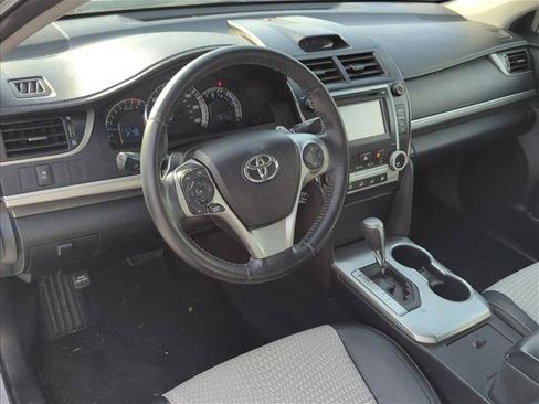 Used 2014 Toyota Camry SE FWD image 9