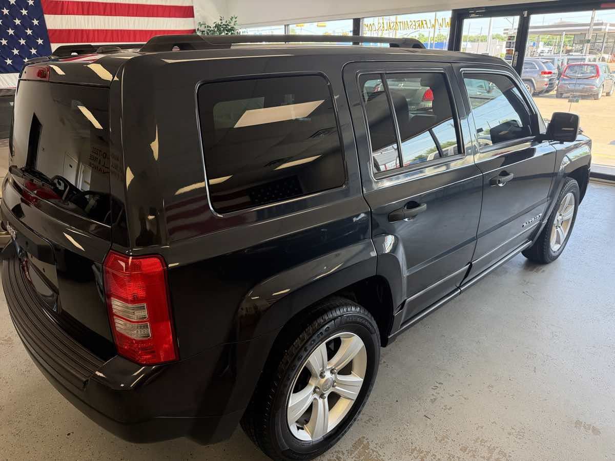 Used 2014 Jeep Patriot Sport w/ Tire & Wheel Group FWD image 5