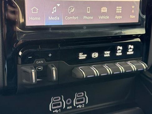 New 2026 RAM 3500 Laramie AWD/4WD image 16