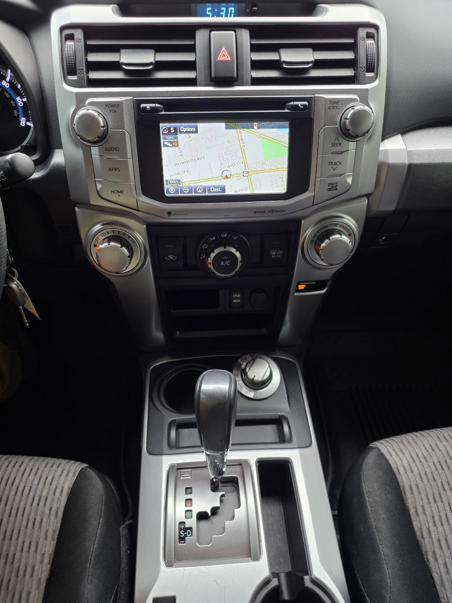 Used 2018 Toyota 4Runner SR5 AWD/4WD image 17