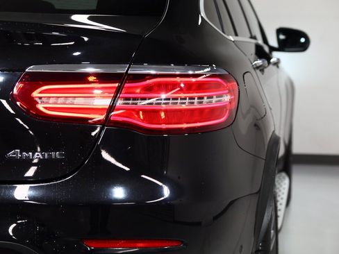 Used 2019 Mercedes-Benz GLC 300 4MATIC Coupe image 13