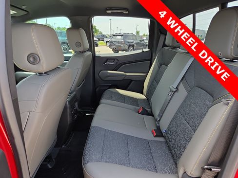Used 2024 Chevrolet Colorado ZR2 w/ Safety Package AWD/4WD image 10