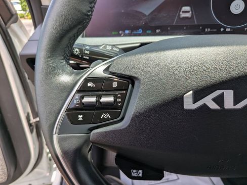 Certified 2022 Kia EV6 Wind w/ Wind Technology Package AWD/4WD image 28