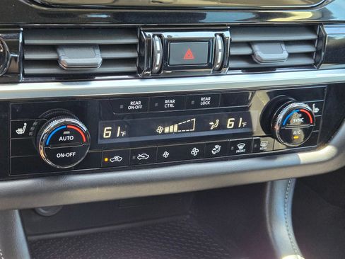 Used 2024 Nissan Pathfinder SV FWD image 27