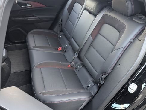 Used 2025 Chevrolet Equinox EV RS FWD image 18