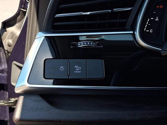 Used 2023 Audi Q7 3.0T Premium Plus w/ Premium Plus Package AWD/4WD image 28