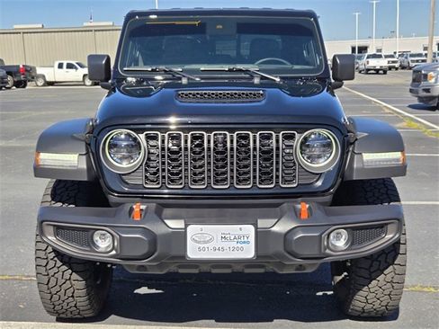 Used 2025 Jeep Gladiator Mojave w/ Convenience Group image 8