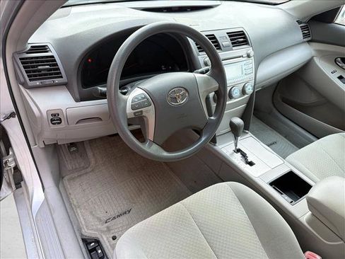 Used 2009 Toyota Camry LE FWD image 14