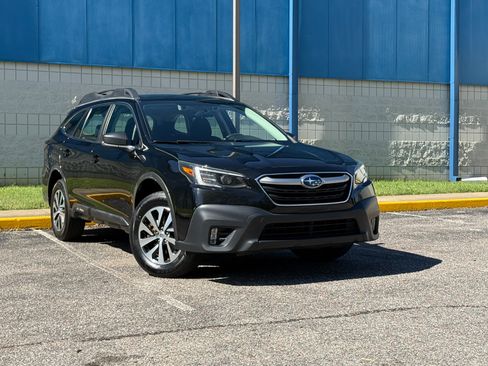 Used 2022 Subaru Outback 2.5i Premium image 3