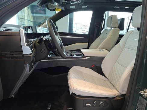 Used 2025 Cadillac Escalade V image 22