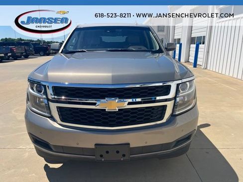 Used 2017 Chevrolet Tahoe LT w/ Luxury Package AWD/4WD image 2