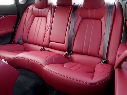 Used 2018 Maserati Quattroporte S GranSport Q4 image 13