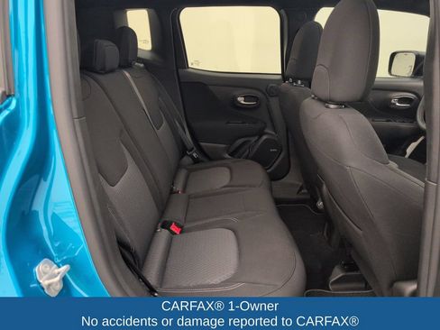 Used 2021 Jeep Renegade Latitude w/ Sun & Sound Group FWD image 17