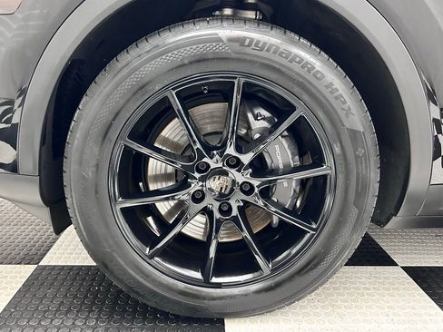Used 2024 Porsche Cayenne image 8