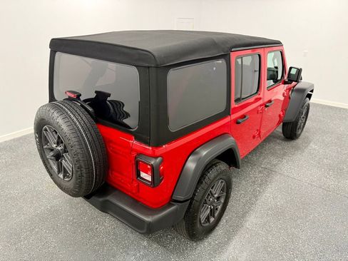 Used 2024 Jeep Wrangler Sport S image 11