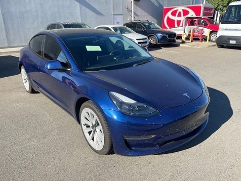 Used 2022 Tesla Model 3 RWD image 3