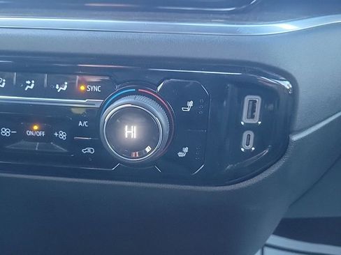 Certified 2024 Chevrolet Silverado 2500 LT w/ Convenience Package image 20