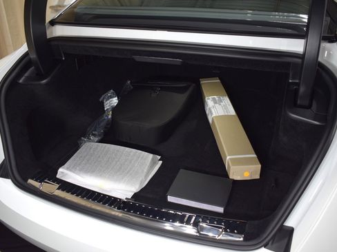 New 2025 Rolls-Royce Spectre w/ Leather Finishing Pack image 41