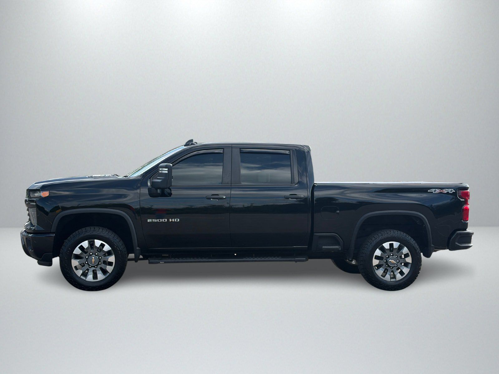 Used 2024 Chevrolet Silverado 2500 Custom w/ Custom Value Package AWD/4WD image 2
