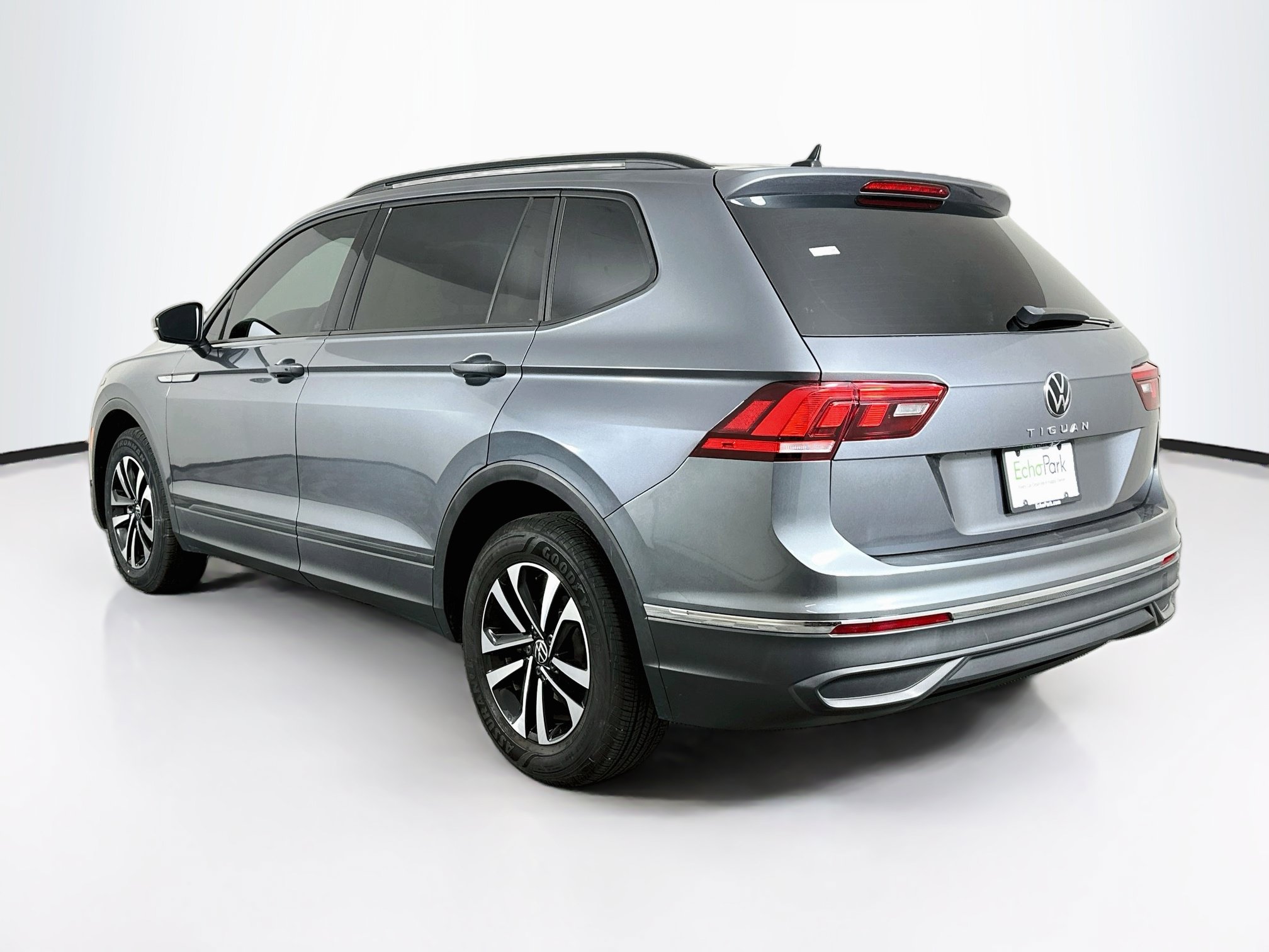 Used 2023 Volkswagen Tiguan S FWD image 5