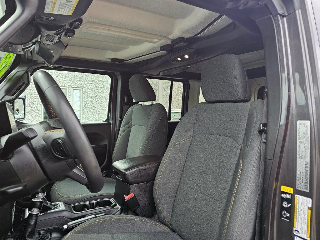 Used 2024 Jeep Wrangler Unlimited Sport AWD/4WD image 18
