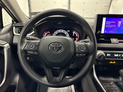 Used 2025 Toyota RAV4 XLE image 18