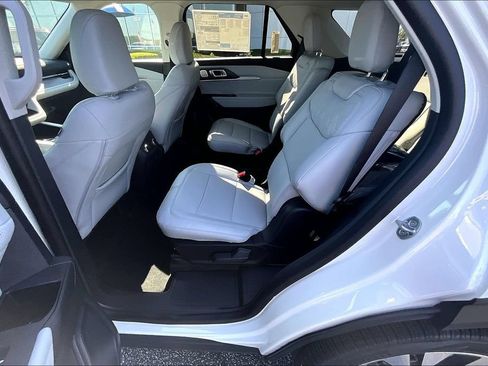 New 2026 Ford Explorer Platinum w/ LUX Leather Package AWD/4WD image 10