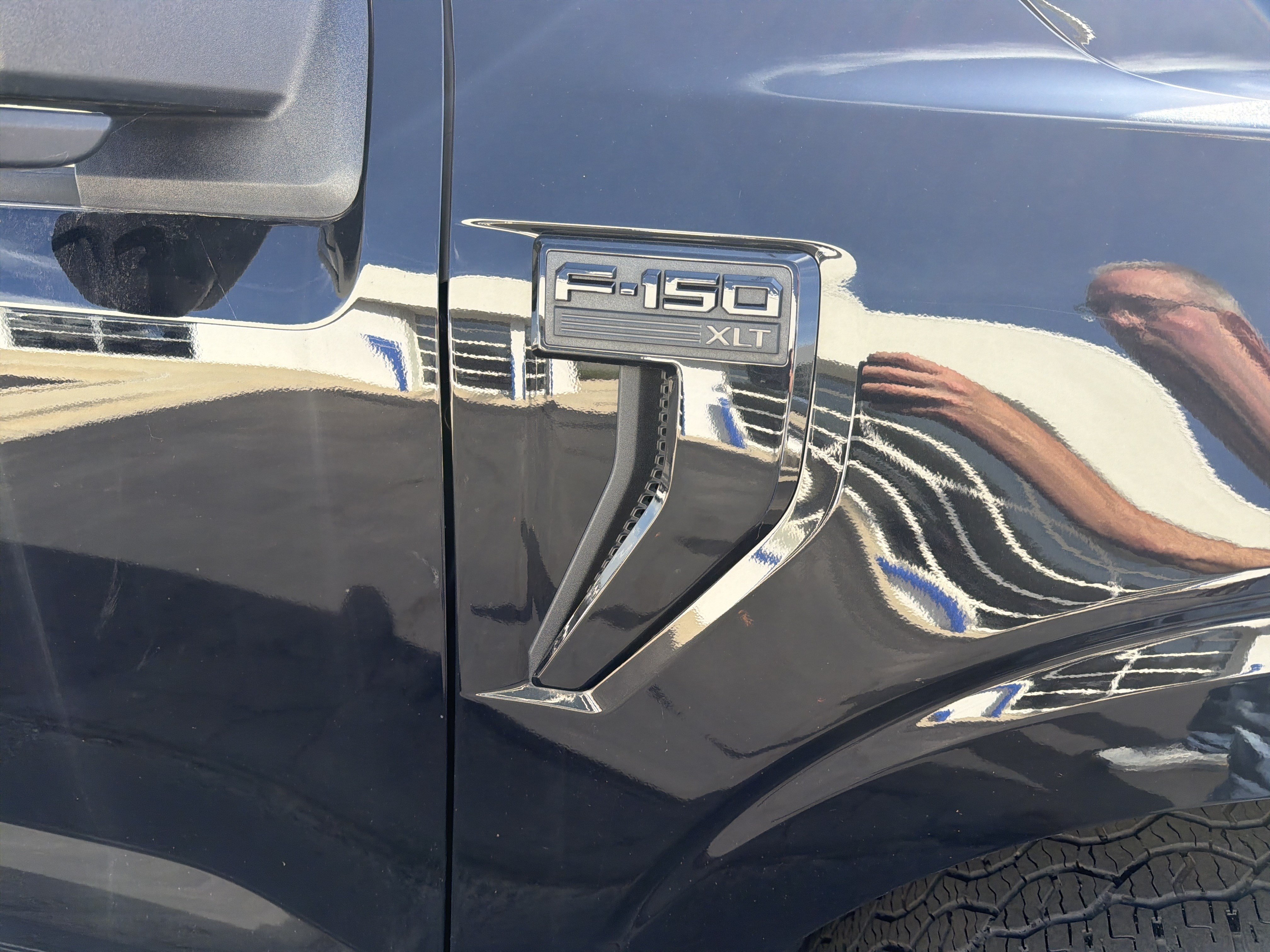 Used 2024 Ford F150 XLT w/ XLT Black Appearance Package AWD/4WD image 7