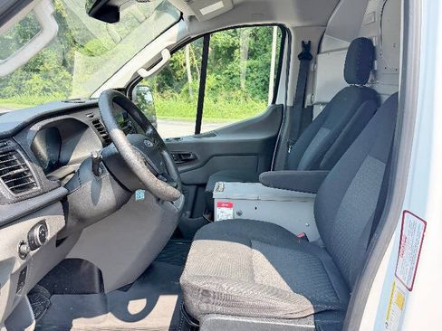 Used 2021 Ford Transit 250 Low Roof RWD image 10