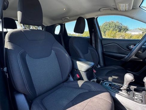 Used 2020 Jeep Cherokee Latitude image 14